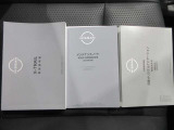 取扱い説明書 整備記録簿です前オ-ナ-の整備歴がわかるため無駄な部品。工賃が発生せず効率の良い整備が行えますまた丁寧に乗っていた証拠でもありますので車両状態の信頼性にもつながってまいります