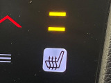 【シートヒーター】寒い日に重宝するシートヒーター!エアコンより早く温まってくれるので寒がりの人も安心ですね♪エアコンの温風は乾燥するから苦手、という方にもをおすすめです。