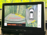 【パノラミックビューモニター】専用のカメラにより、上から見下ろしたような視点で360度クルマの周囲を確認することができます☆死角部分も確認しやすく、狭い場所での切り返しや駐車もスムーズに行えます。