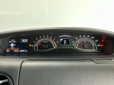 メーターの横に液晶カラーディスプレーを装備。航続可能距離等の情報やHonda SENSINGの注意・警告を表示します!