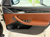 BMW正規ディーラー/禁煙車/弊社下取車/HarmanKardon/電動パノラマ・ガラス・サンルーフ/リヤシートヒーティング/TVチューナー/BMWライブ・コックピット・プロフェッショナル/ステアリング・ホイール・ヒーティング