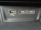 ナビ連動USB・充電USB