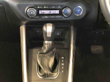 温度を設定すれば、自動で車内の温度管理をしてくれる優れものです♪ATミッションで運転楽々