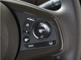 ◆アダプティブクルーズコントロール◆予め設定した車速内でクルマが自動的に加減速。前走車との適切な車間距離を維持しながら追従走行します。【LKAS】車線維持支援システムでステアリング操作を支援。