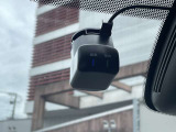 ドライブレコーダー☆いくら安全運転をしていても、事故に巻き込まれることもあります。万が一のときに証拠として使えるドライブレコーダー純正オプションで4万円ほどかかるものが付いています!