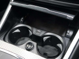 輸入車正規ディーラー店であるのはもちろんのこと、保険代理店でもあります。セールススタッフは全員、保険の有資格者ですので保険のご相談もお任せ下さい!