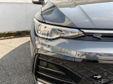 LEDマトリックスヘッドライト「IQ.LIGHT」。対向車や先行車を検知し、LEDを個別制御。まぶしさを抑えながら、夜間の視界をしっかり確保。