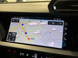 ●MMIナビゲーション『高解像度カラーディスプレイに、Bluetooth(R)接続によるハンズフリー通話機能を搭載しています。』