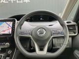 手元でナビの音量調整等が出来るのでナビの操作によるわき見運転を防止することが出来ます。