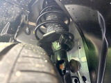 お車を安心してお乗りいただく為には、足回りの定期点検が欠かせません。サービスサポート(有償保証)では無料点検もご提供しており、安心のカーライフをお過ごしいただけるサポート体制が整っています。