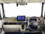フロントガラスが大きく、ワイドな視界で運転もしやすくなるように設定されています。