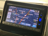 純正ナビ搭載車!!ナビ起動までの時間と地図検索する速度が魅力で、初めての道でも安心・快適なドライブをサポートします!!