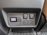 【メンテプロパック】お客さまの快適なカーライフのために、クルマを知り尽くしたプロが法定点検や安心点検など6か月ごとの点検でおクルマの状態を定期的にチェックします