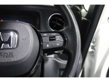 Hondaセンシングの機能のひとつ、アダプティブクルーズコントロール付!アクセルから足を離しても設定したスピードと前車との車間を保ち走行してくれます!車線維持もアシスト☆高速道路で疲労軽減ですね☆