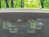 【プリクラッシュセーフティ】前方の車両等を検知し、衝突しそうな時は警報で注意を促し、ブレーキを踏む力をサポート。ブレーキを踏めなかった場合は衝突被害軽減ブレーキが作動、衝突回避をサポートします。