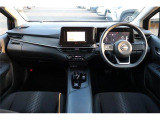 前席全体 目線も高く広い視界で安心して運転することができますね!