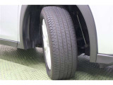 タイヤサイズ215/60R17。