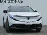 アダプティブLEDヘッドライト。フロントカメラで前方の状況を検知し対向車や先行車に眩しい思いをさせることなく必要なところだけを遠くまで照射します。
