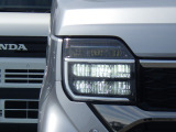 ★LEDヘッドライト搭載★ 白っぽく光る明るく省電力なLEDライト!先進的な白い輝きでフロントフェースを引き締めます☆