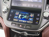 使いやすさや安全性を追求したステアリング周り!高級車ゆえにスイッチ類が多いのも特徴ですね!考え尽くされた配置ですぐに使いこなす事が出来ますのでご安心下さい!是非、体感してみて下さい!!