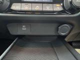 USB付きで充電に便利です!