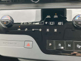 すっきりした運転席周りにはナビやエアコンの操作パネルを設置しておりますので、お一人での運転でもご安心できます。
