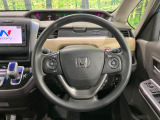 【純正革巻きステアリング】上質な革を使用することで、手にしっかり馴染みとても運転しやすいハンドルです♪