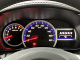 視認性の高いメーター類で、運転情報を的確に把握。直感的なデザインで、運転に集中できます。走行状況が一目でわかります。