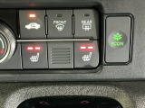 運転席/助手席シートヒーターで寒い日もすぐに温かくなり快適に過ごせます。2段階の温度調整が可能です