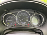 視認性の高いメーター類で、運転に必要な情報を的確に把握できます。落ち着いたデザインで、運転に集中できる環境です。