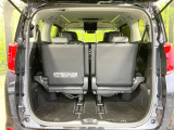 普段のお買い物や通勤、送迎等に十分な荷室スペースを確保しております。セカンドシートを倒すと、大きな荷物の積載も可能です♪