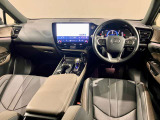 水平基調のインストメントパネル。すっきりしていて運転に集中できますね。