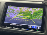 駐車時の安全性を高めるバックモニター付き。狭い場所でも、後方確認がしやすく、スムーズな駐車をサポートします。