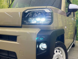 【LEDヘッドライト】悪天候や夜間走行時も良好な視界を確保し安心して運転できる高輝度LEDヘッドライトを装備!点灯速度が早く、消費電力も抑えられています。
