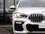 BMW在庫保有台数常時100台以上!ご来店の際はBMW本店(厚木市下荻野140-1)にご来店ください!弊社自慢の全天候型ショールーム!BMW在庫保有台数常時100台以上ございます!