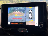 【パノラミックビューモニター】専用のカメラにより、上から見下ろしたような視点で360度クルマの周囲を確認することができます☆死角部分も確認しやすく、狭い場所での切り返しや駐車もスムーズに行えます。