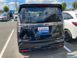 リヤドアガラス・バックドアガラスはスモークタイプなので外から荷物が見えにくくプライバシーも守れますね☆