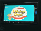 停車中に、お子様向けの番組や動画を楽しむことができます。長距離移動時のお供に最適です。家族みんなで快適な時間を過ごせます。