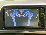 停車中に楽しめるTV機能。休憩時間などに、エンターテイメントを満喫できます。長距離移動も快適になります。