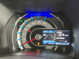 視認性の高いメーター類で、運転状況を的確に把握できます。必要な情報を一目で確認でき、安全運転をサポートします。