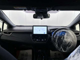 落ち着いたカラーの内装で、ゆったりと運転したい方に。