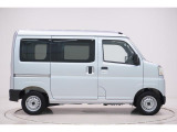 県内13店舗にて常時500台以上ダイハツ車を展示中です。見て、触って、納得のいく一台をぜひ見つけてください。