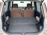 後席を格納すると、これだけの広さが!シーンに合わせたシートアレンジで、大きな荷物も積むことが出来ます♪