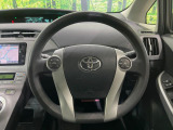 インテリアに合わせたデザインのステアリングは、運転される方のことも考え、運転しやすい形状、大きさです。是非一度、実際に触ってお確かめください。