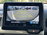 バックカメラ搭載なので後方時に車体後ろが確認出来る為、運転の苦手な方やたまに乗る方でも安心して車庫入れが出来ます☆