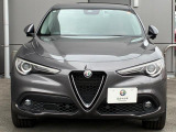 有機的なラインで描かれたボディは、イタリア車独特の妖艶さを醸し出しています