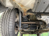 お車を安心してお乗りいただく為には、足回りの定期点検が欠かせません。サービスサポート(有償保証)では無料点検もご提供しており、安心のカーライフをお過ごしいただけるサポート体制が整っています。