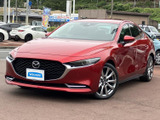 精悍なフロントマスクが目を引きます。洗練されたフォルムが、都会でのスタイリッシュなドライブを演出してくれるでしょう。