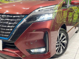 【LEDヘッドライト】悪天候や夜間走行時も良好な視界を確保し安心して運転できる高輝度LEDヘッドライトを装備!点灯速度が早く、消費電力も抑えられています。