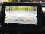 【バックカメラ】駐車時に後方がリアルタイム映像で確認できます。大型商業施設や立体駐車場での駐車時や、夜間のバック時に大活躍!運転スキルに関わらず、今や必須となった装備のひとつです!